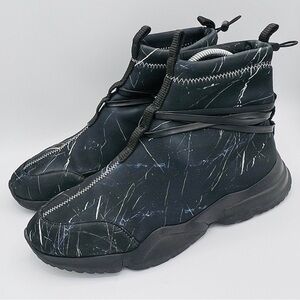 John Geiger 002 FRIENDS & FAMILY Sneakers in Black Marble w/ Leather Laces